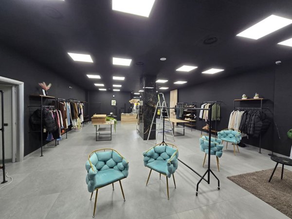 locale commerciale in affitto a Quarto