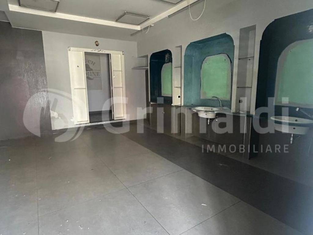 negozio in affitto a Quarto