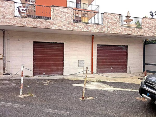 negozio in affitto a Quarto