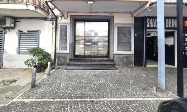 locale commerciale in affitto a Quarto