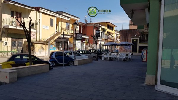 locale commerciale in affitto a Quarto