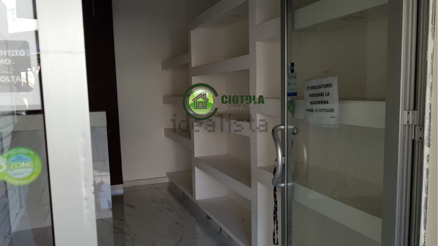 locale commerciale in affitto a Quarto