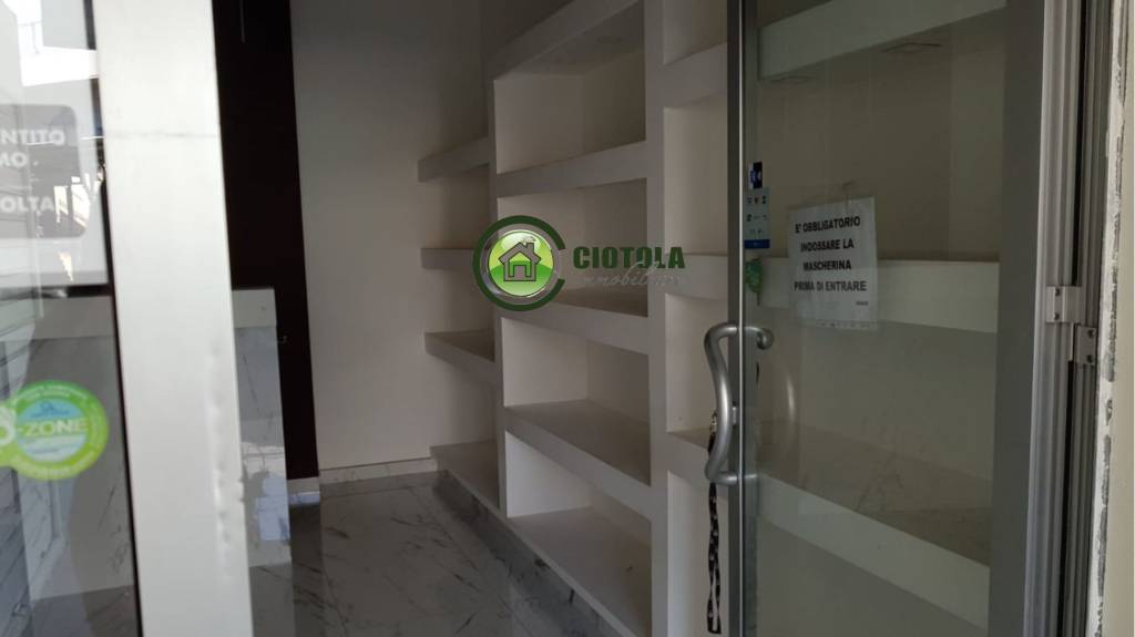 negozio in affitto a Quarto