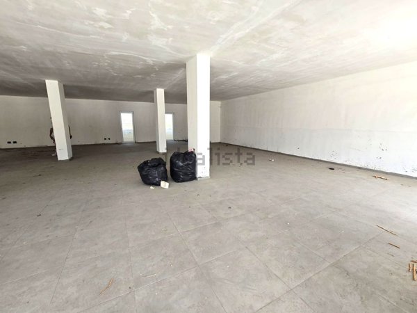 locale commerciale in affitto a Quarto