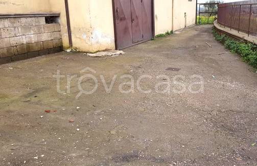 locale commerciale in affitto a Quarto