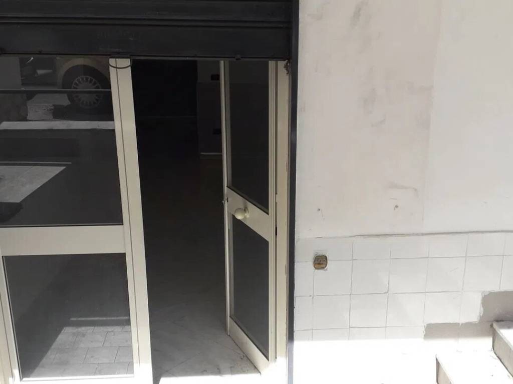 negozio in affitto a Quarto