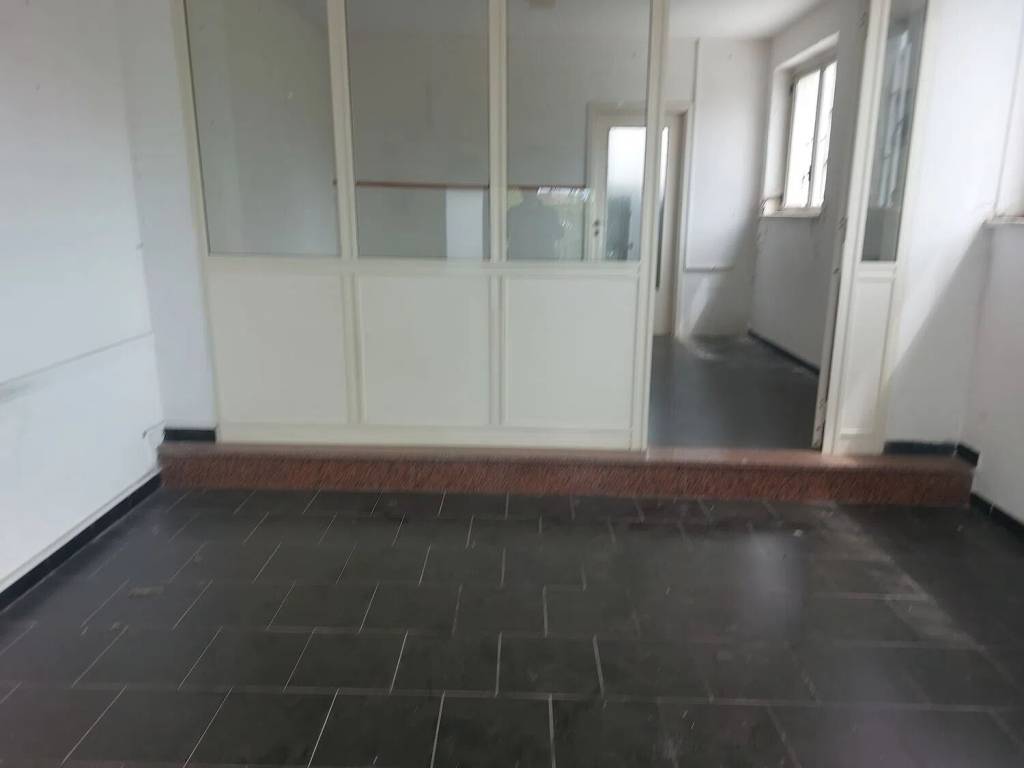 negozio in affitto a Quarto