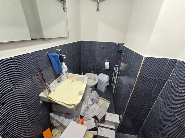 locale commerciale in affitto a Quarto