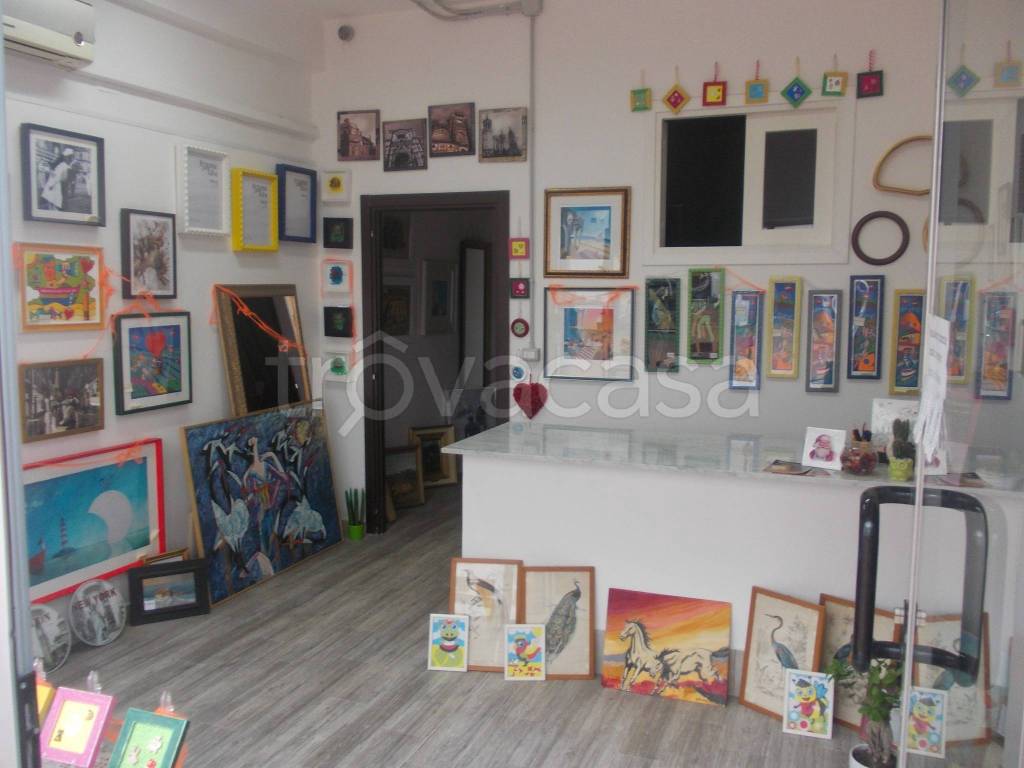 negozio in affitto a Quarto