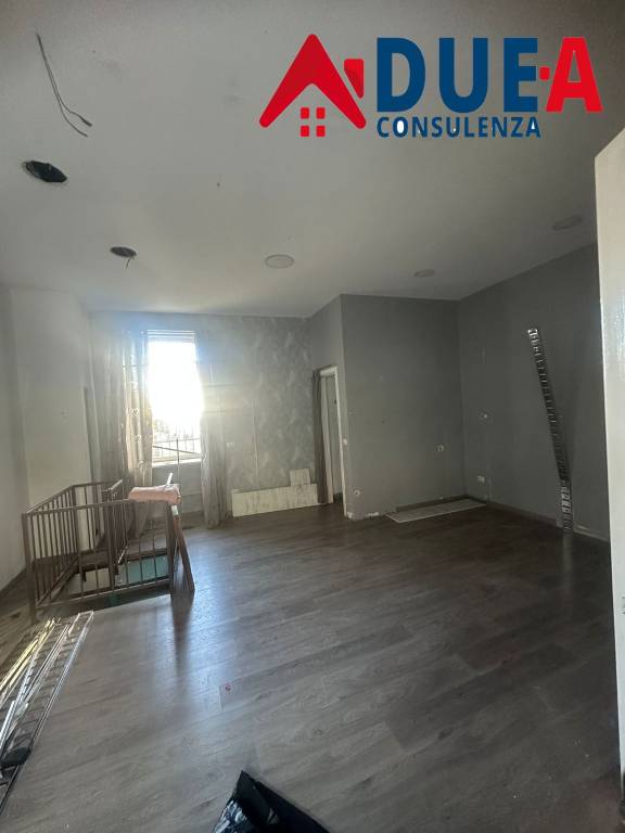 negozio in affitto a Quarto