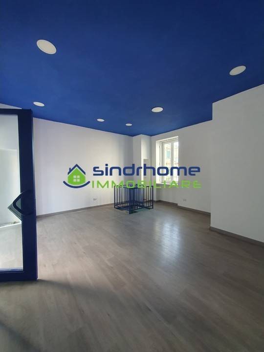 negozio in affitto a Quarto