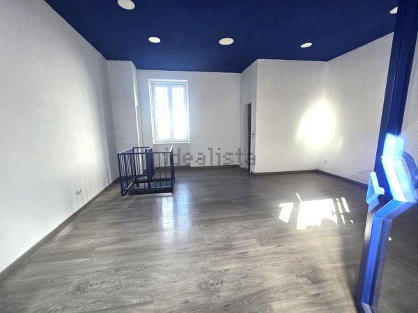 locale commerciale in affitto a Quarto