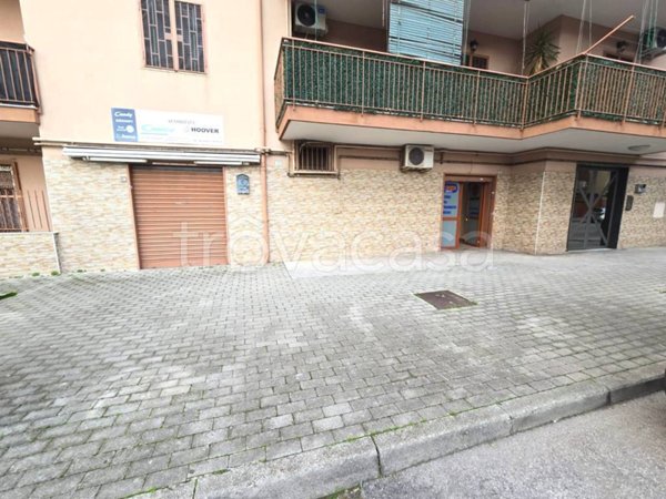 negozio in affitto a Quarto