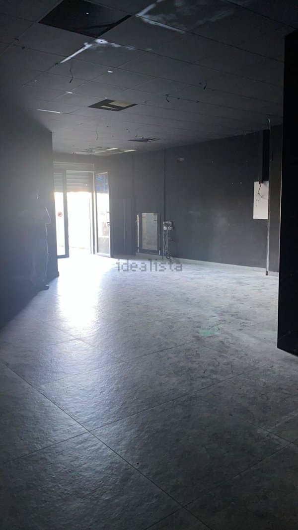 locale commerciale in affitto a Quarto