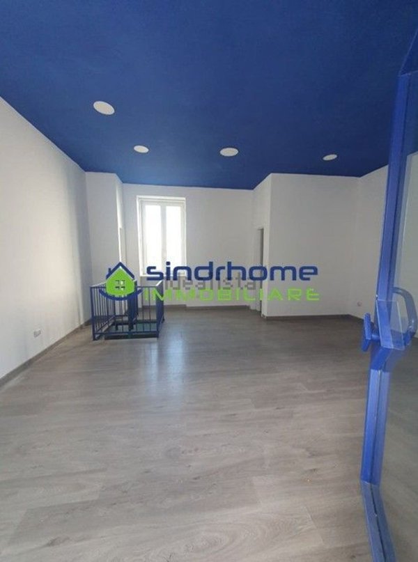 locale commerciale in affitto a Quarto