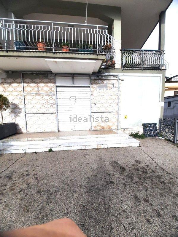 locale commerciale in affitto a Quarto