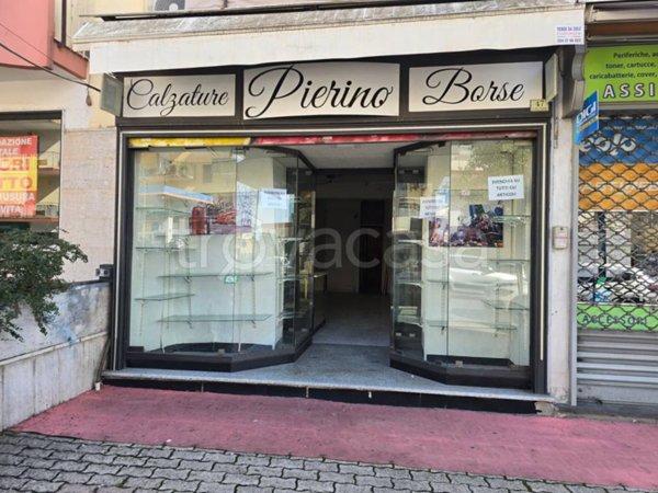 negozio in affitto a Quarto