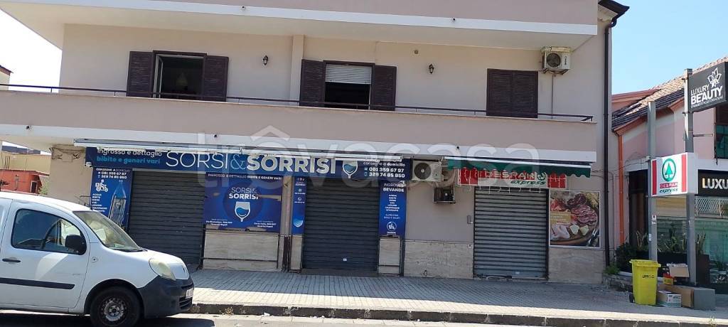 locale commerciale in affitto a Quarto