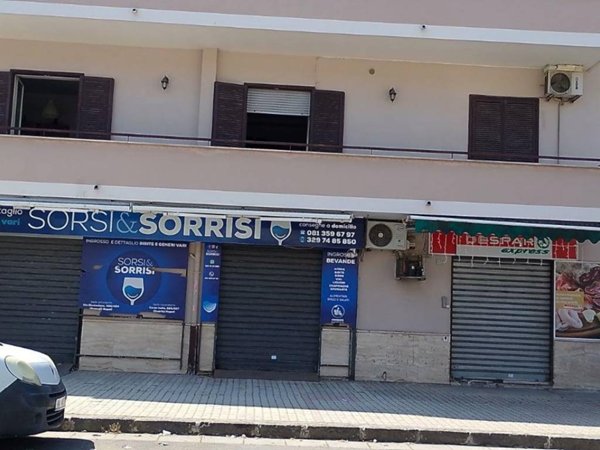 locale commerciale in affitto a Quarto