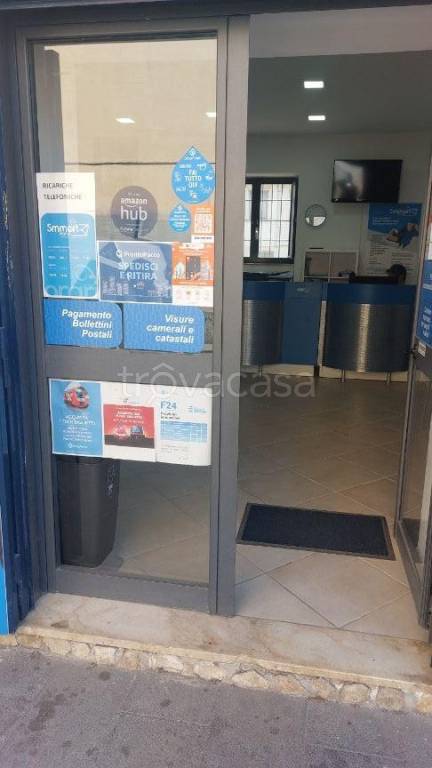 negozio in affitto a Quarto