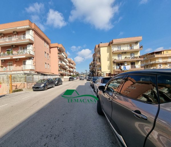 locale commerciale in affitto a Quarto