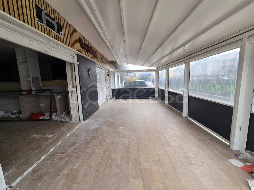 negozio in affitto a Quarto