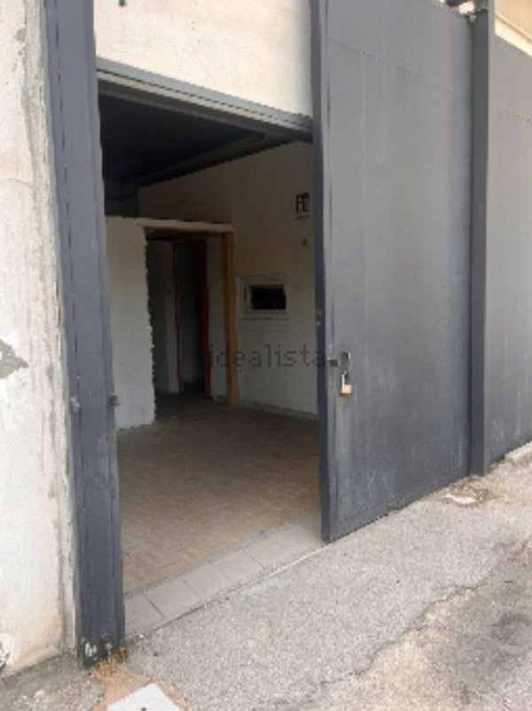 capannone in affitto a Quarto