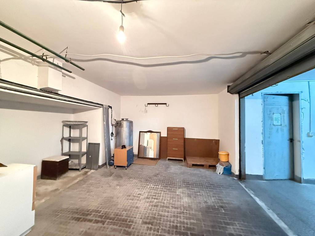 negozio in affitto a Quarto