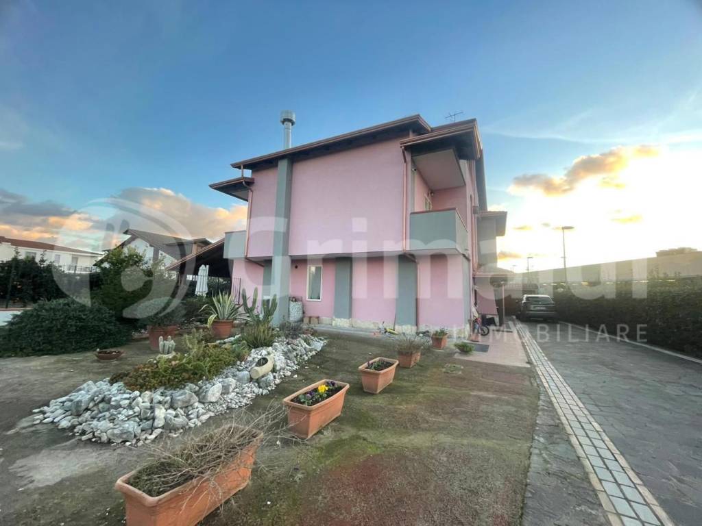 casa indipendente in affitto a Quarto