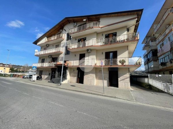 locale commerciale in affitto a Quarto