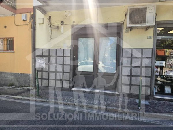 negozio in affitto a Quarto