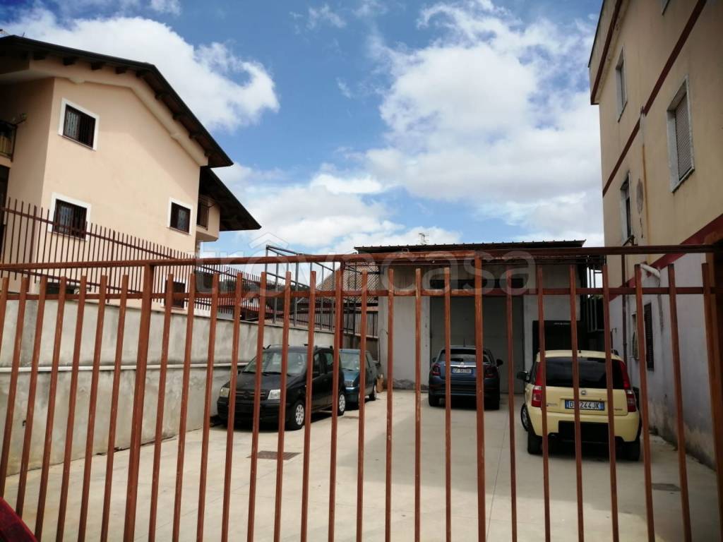 locale commerciale in affitto a Quarto