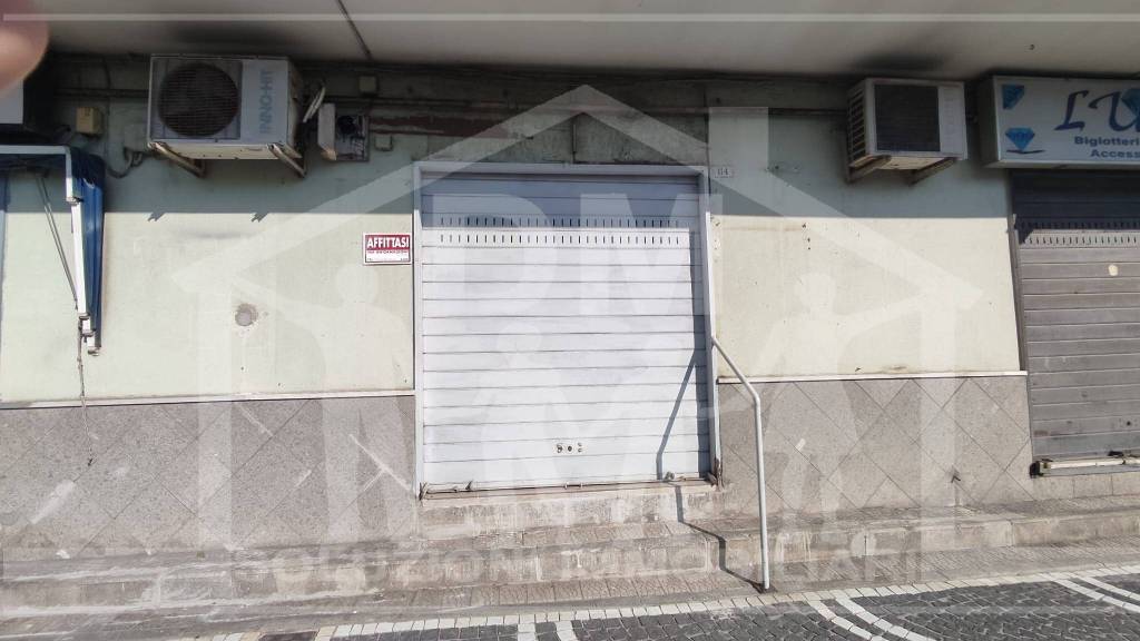 negozio in affitto a Quarto