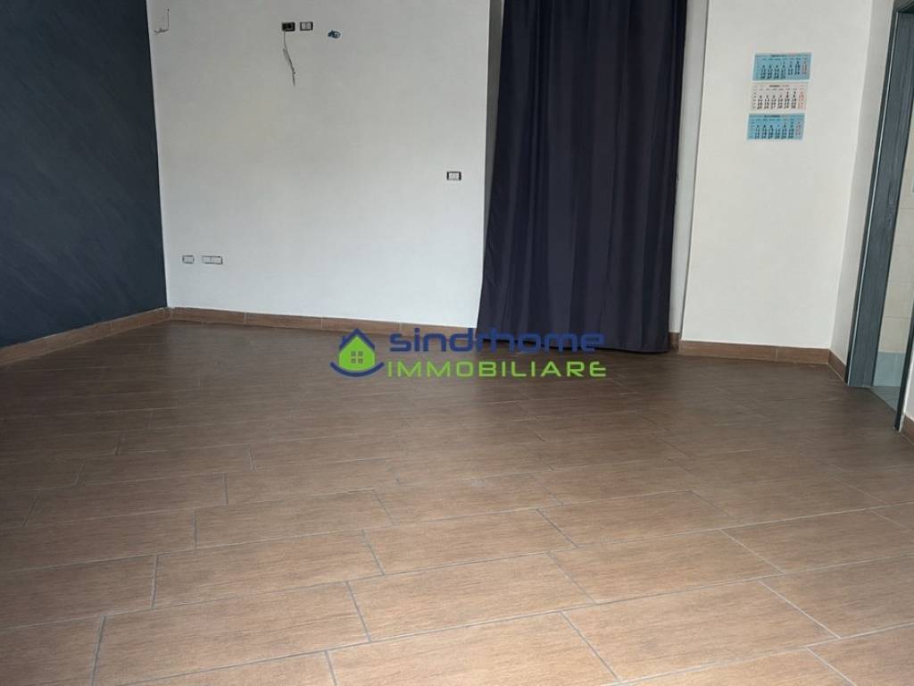 negozio in affitto a Quarto