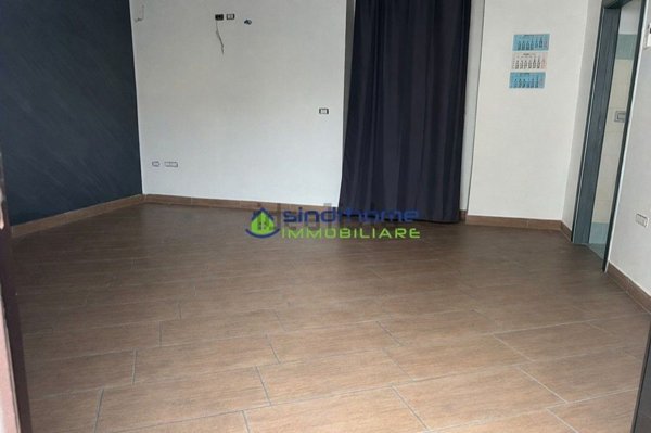 locale commerciale in affitto a Quarto