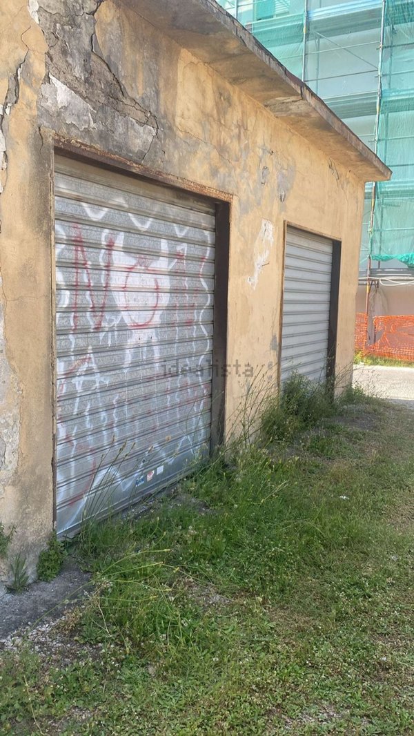 negozio in affitto a Quarto