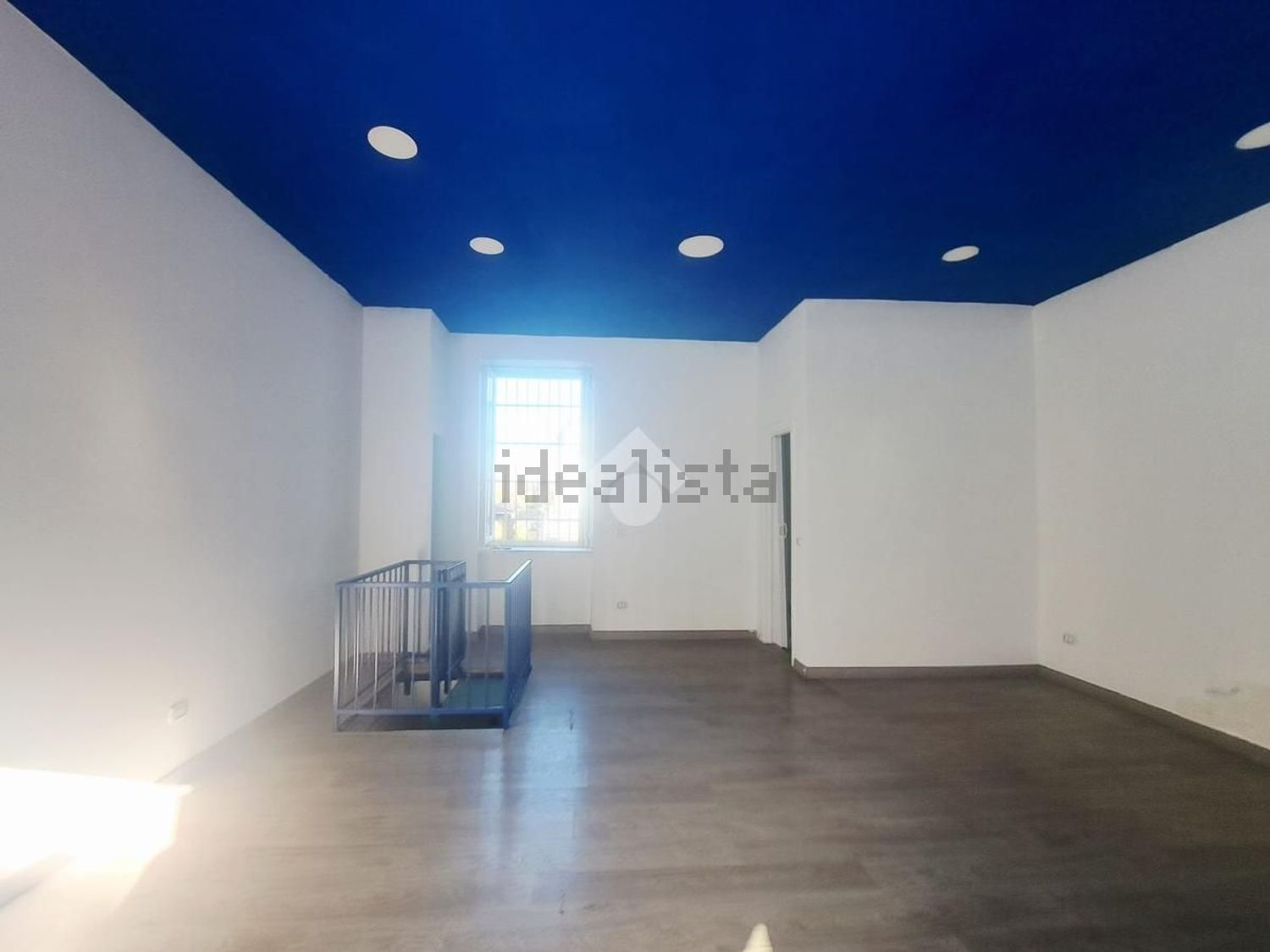 locale commerciale in affitto a Quarto