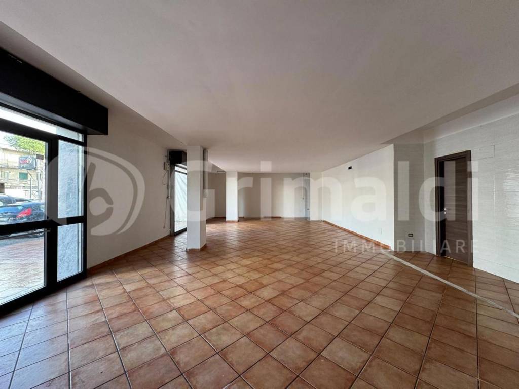 negozio in affitto a Quarto