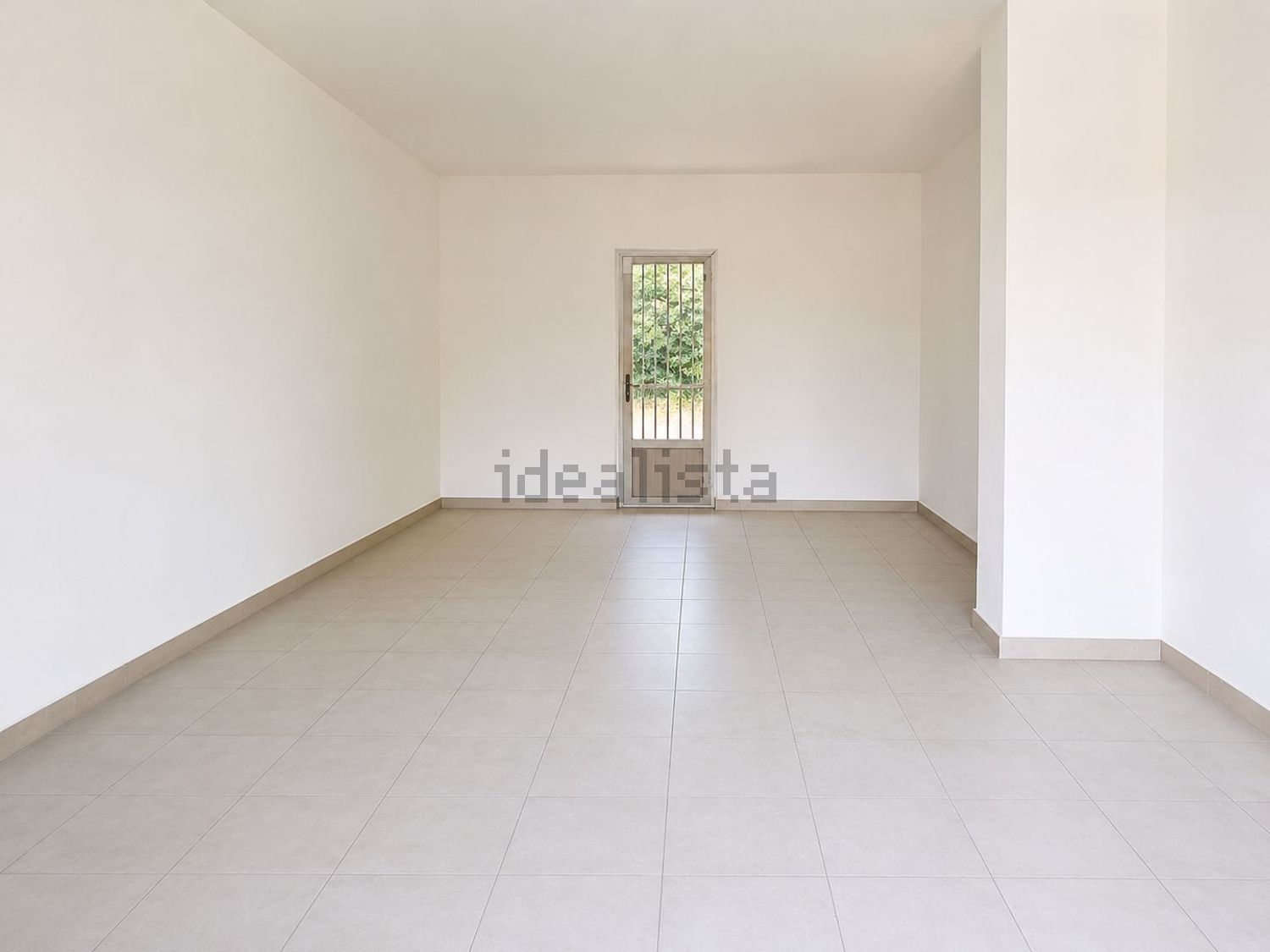 locale commerciale in affitto a Quarto
