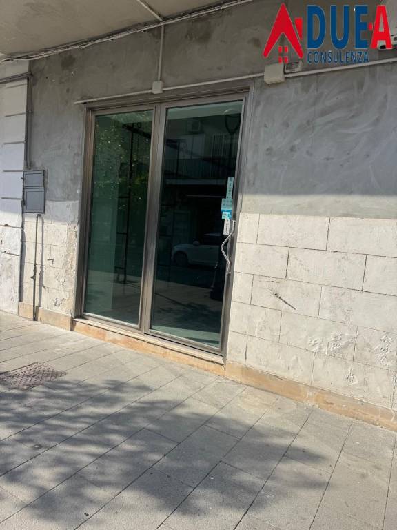 negozio in affitto a Quarto