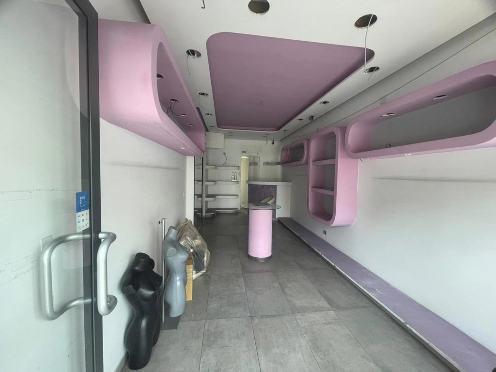 negozio in affitto a Quarto