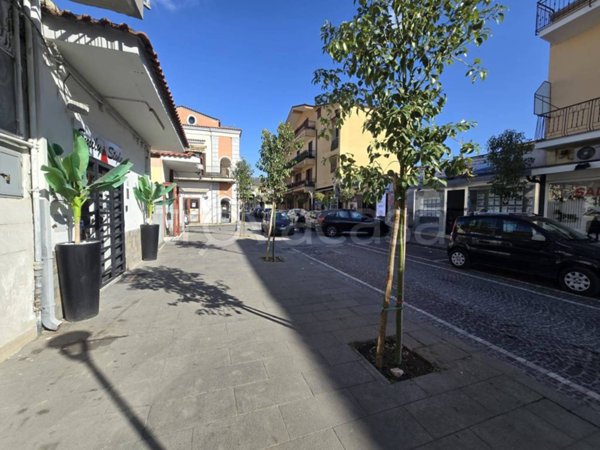 negozio in affitto a Quarto