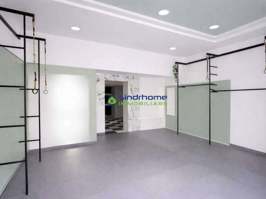 negozio in affitto a Quarto