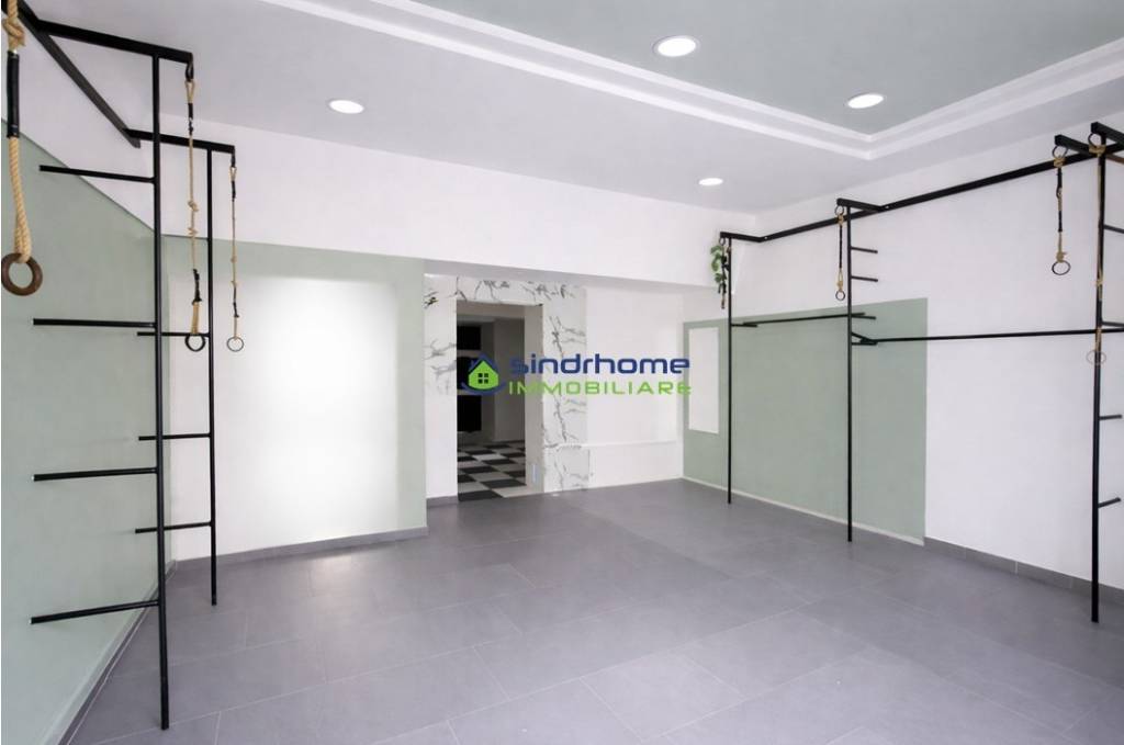 negozio in affitto a Quarto