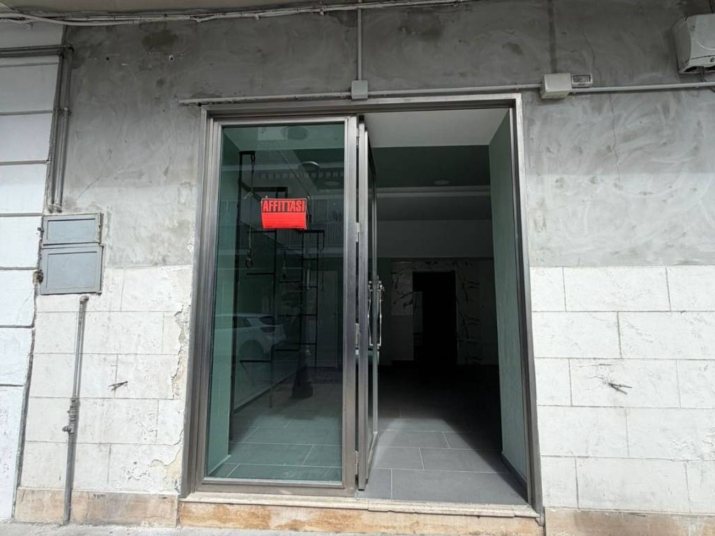 negozio in affitto a Quarto