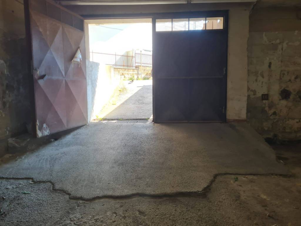 locale commerciale in affitto a Quarto