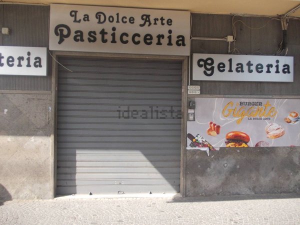 locale commerciale in affitto a Quarto
