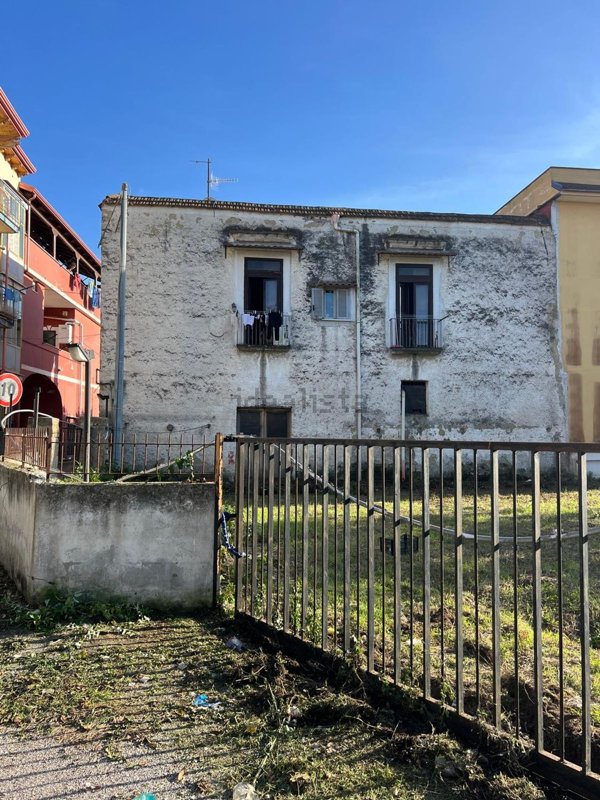 locale commerciale in affitto a Quarto