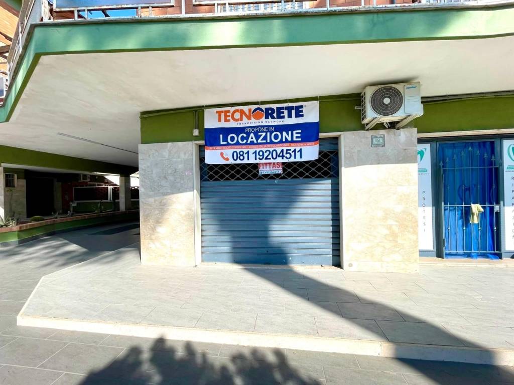 locale commerciale in affitto a Quarto