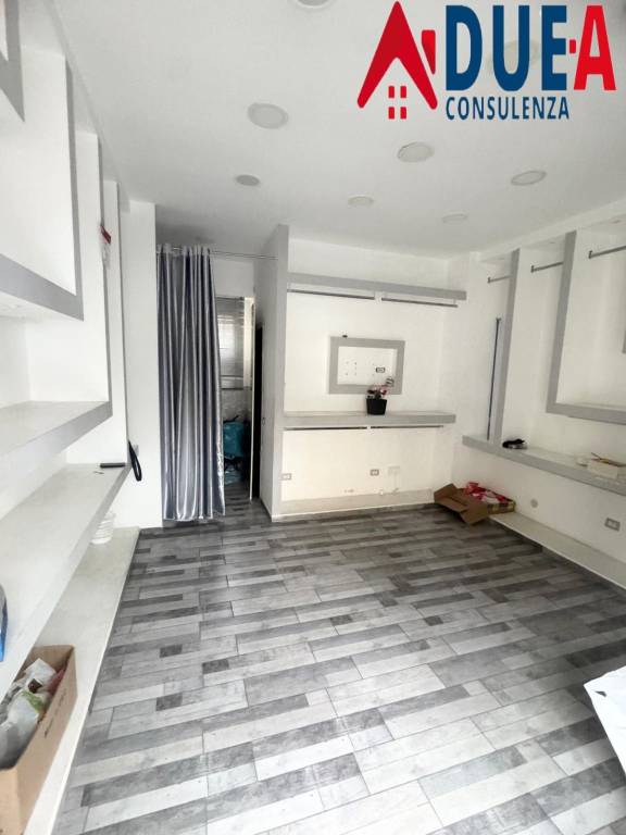 negozio in affitto a Quarto